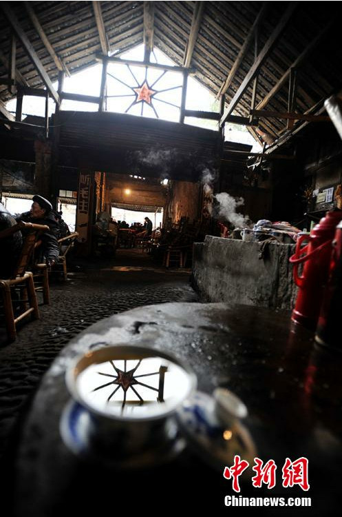 A visit to a hundred-year-old tea house in Chengdu