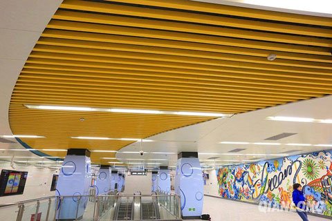 Artistic metro stations in China