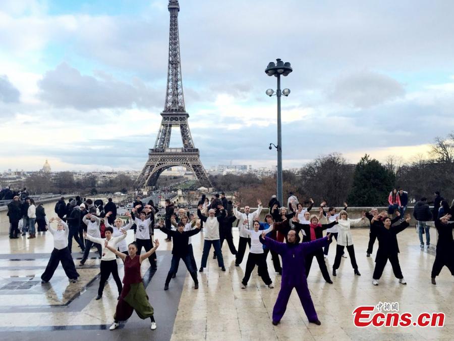 Chinese master shares tai chi skills in Paris