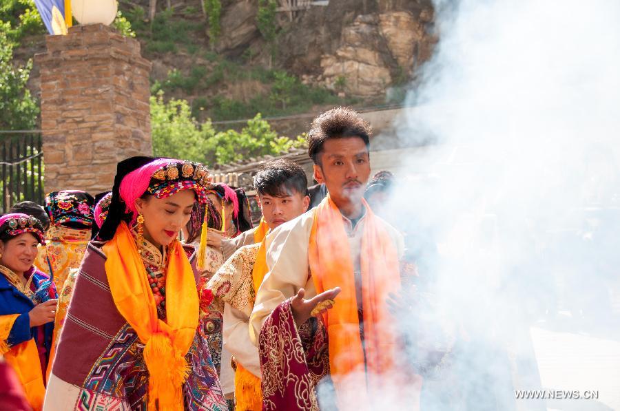 80's Tibetans' traditional wedding ceremony becomes a hit