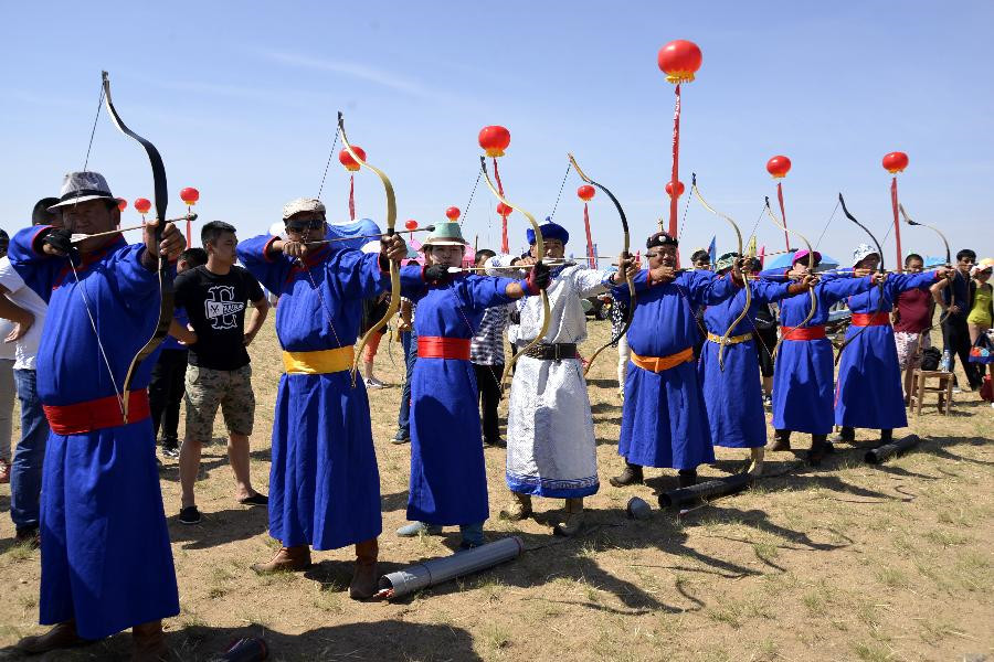 Nadam fair celebrated in N China's Urat Middle Banner