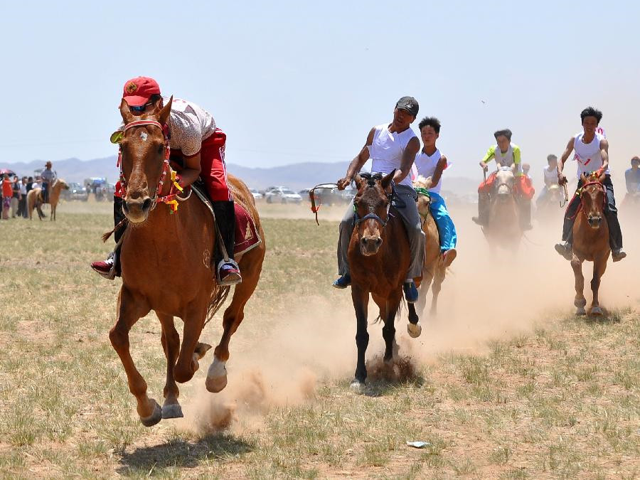 Nadam fair celebrated in N China's Urat Middle Banner