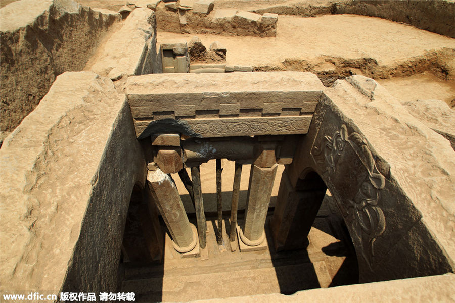 Rare luxury tomb discovered in Chongqing