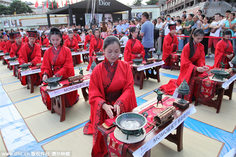 Students attend traditional Chinese prayer ceremony