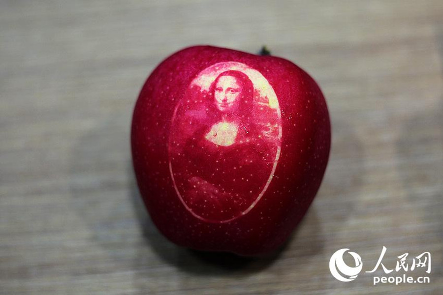 'Luxury' art apples debut in Shanghai