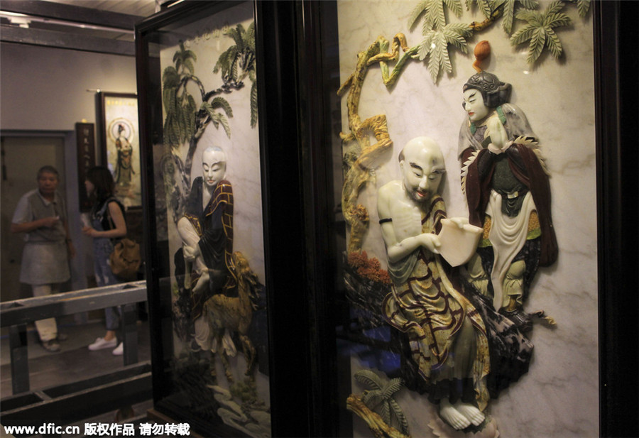 Chinese folk craft of colored stone inlay on verge of extinction