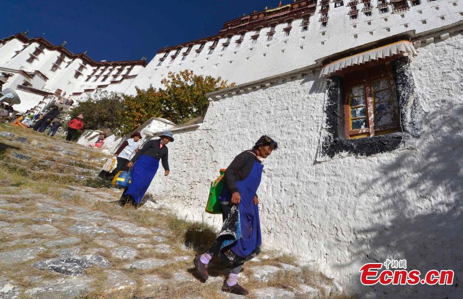 Potala Palace takes on new look after refurbishment