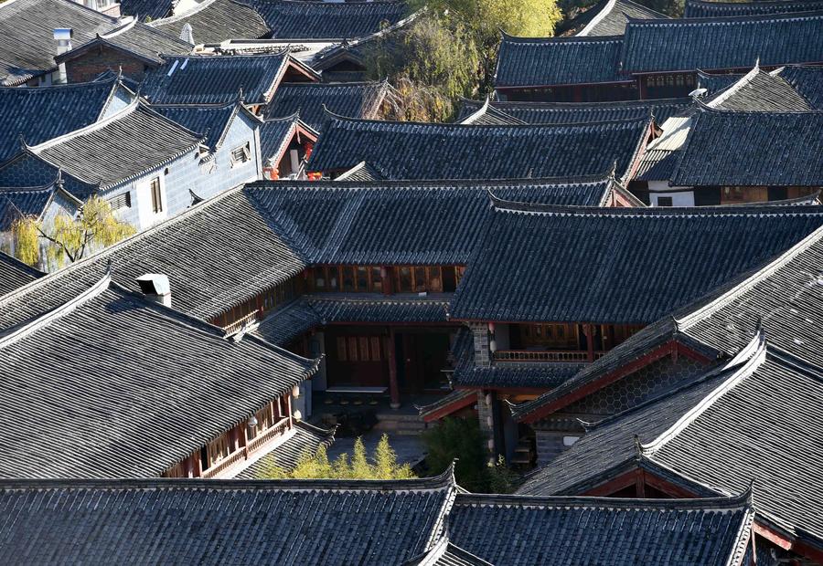 Snatch a moment of leisure in Lijiang ancient town