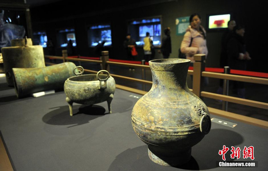 Jiangxi exhibits dazzling Haihuhou cemetery finds