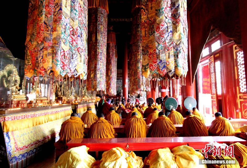 A glimpse of the world's biggest wooden Bodhisattva in N China