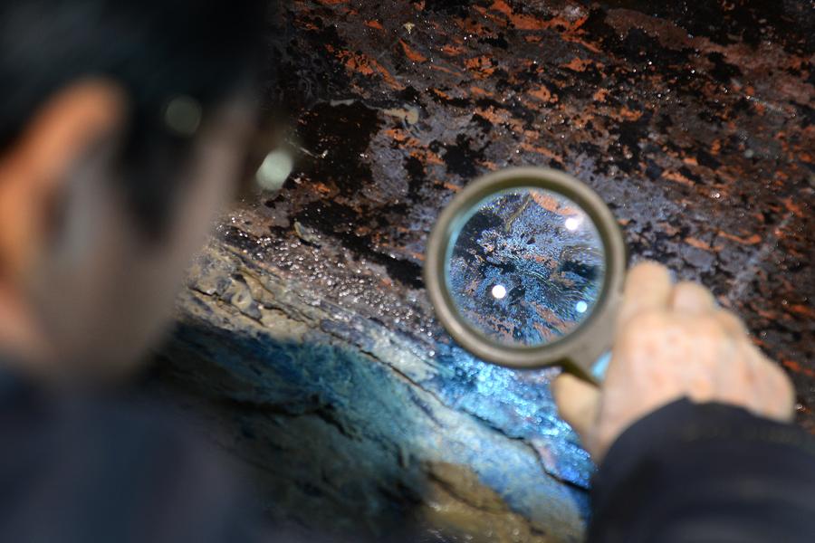 External coffin lid of 2,000-year-old Chinese tomb opened