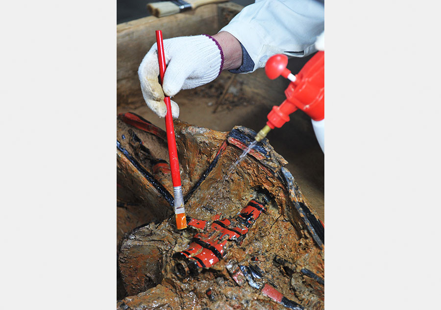 Haihunhou cemetery artifacts preserved in laboratory