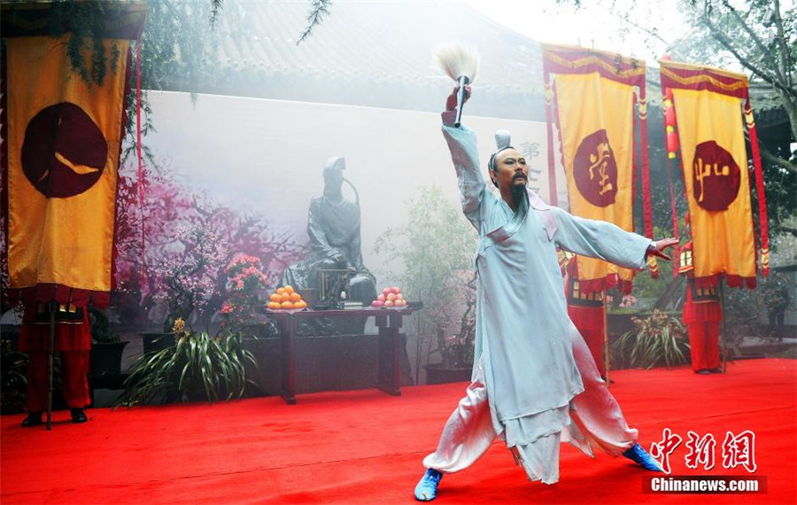 Worship ceremony held during the 'Day of Men' in Chengdu