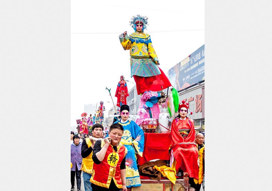 Temple fair with 700 years history staged in Henan