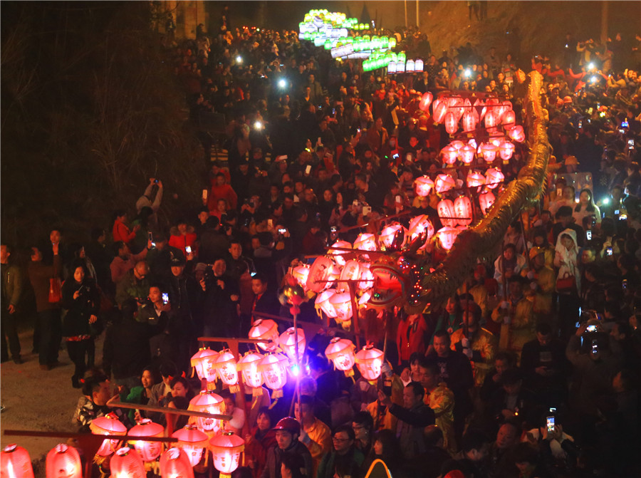 Fire Lantern Festival celebrated in Hunan