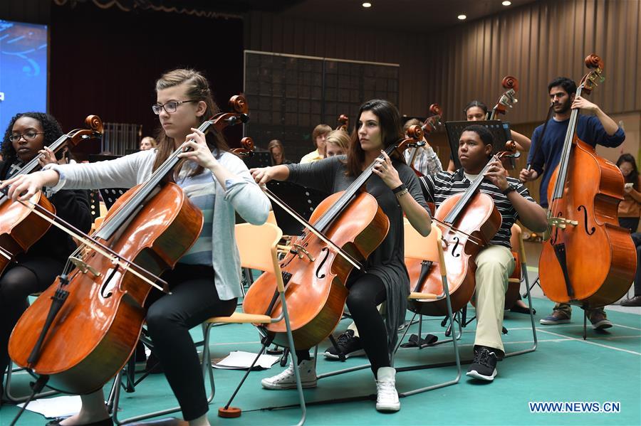 Chinese and American students attend musical exchange program