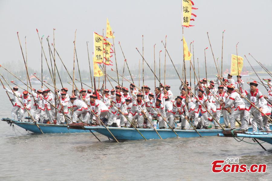 Eastern city holds centuries-old boat festival