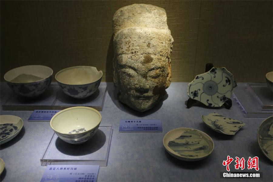 Cultural relics from 800-year-old ship on display in E China