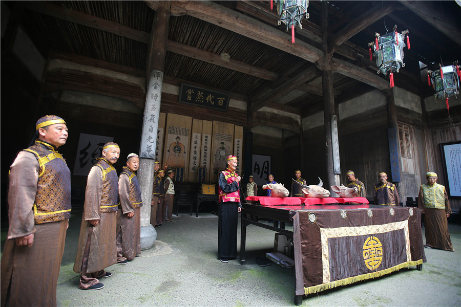 Sinologists visit historical sites in Anhui