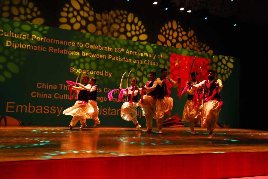 Pakistani troupe performs in China to promote cultural ties