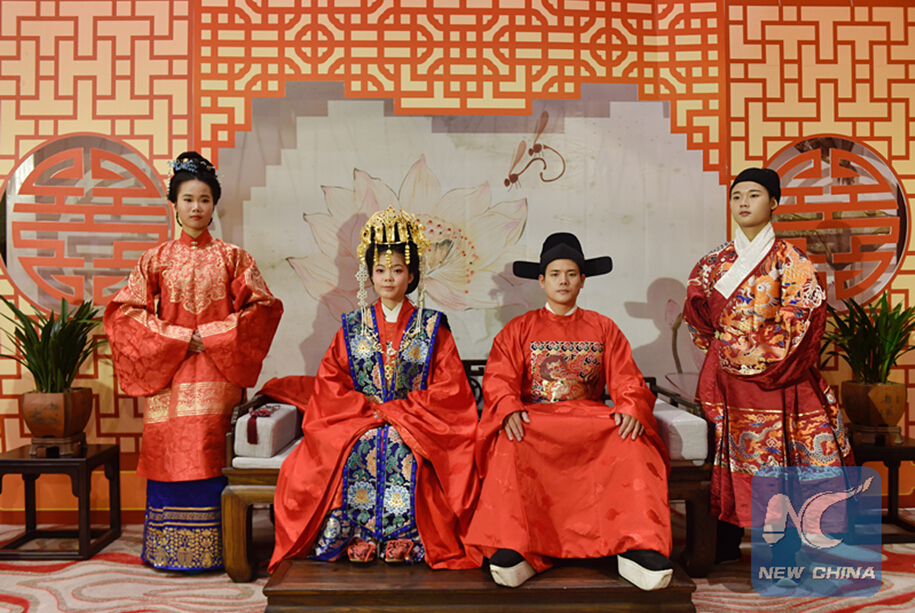 A red tradition: How Chinese wedding dresses evolve?