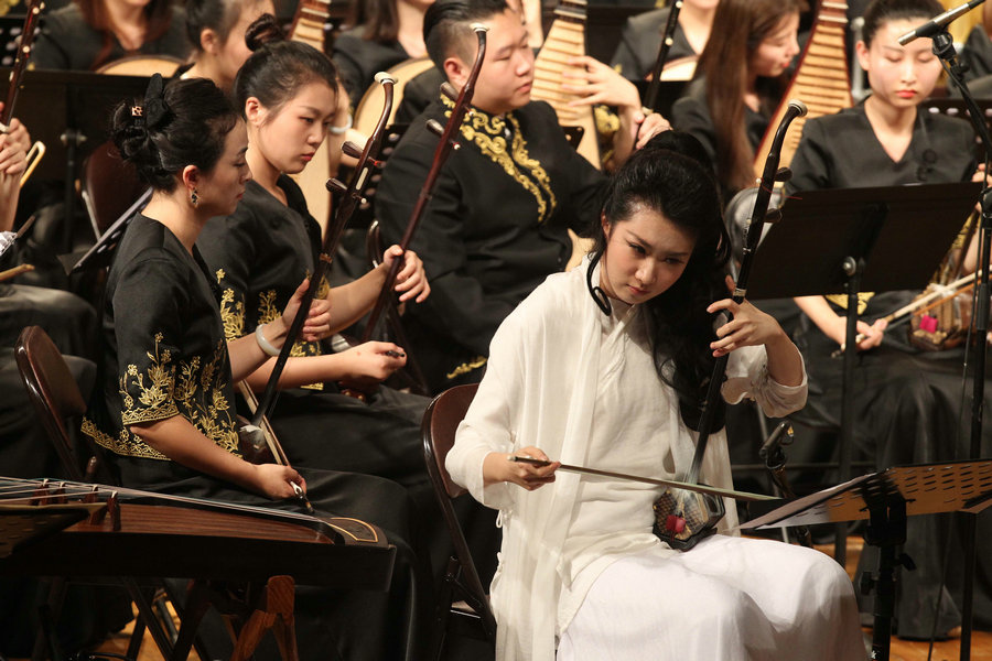 Traditional Chinese orchestra sparkles in Beijing