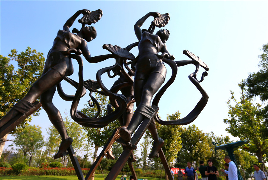 Qingdao showcases beauty of sculptures at international festival