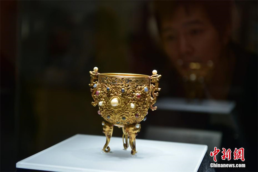 Emperor Qianlong's treasures exhibited in Chengdu