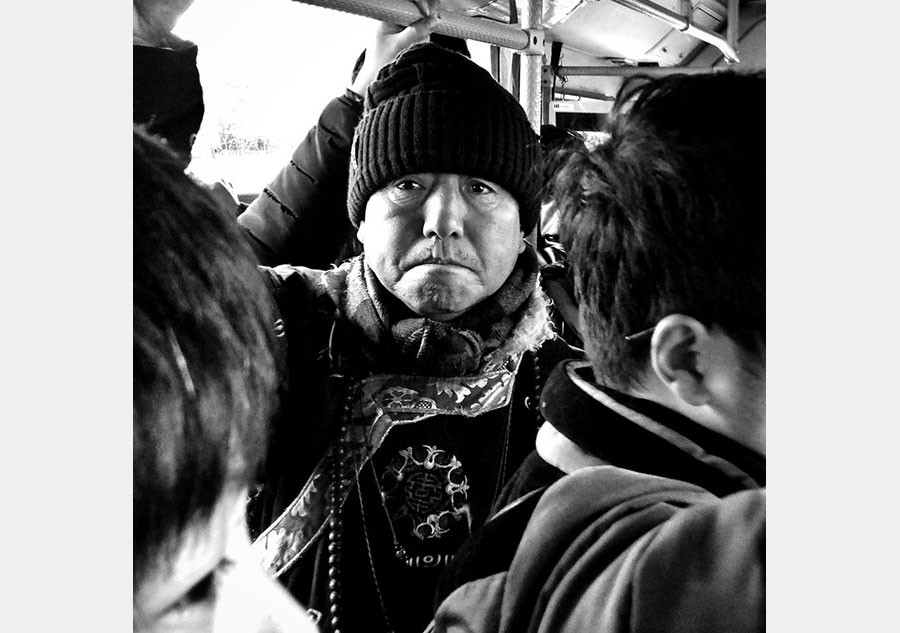 Street photographer captures hustle-bustle of Beijing in black and white