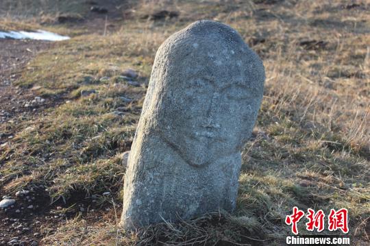 Grassland stone men in Xinjiang still vivid after 1,000 years