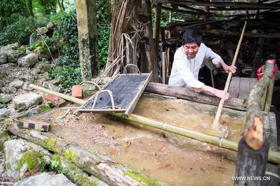 Chongqing develops 'Tuhuo' paper as tourism project