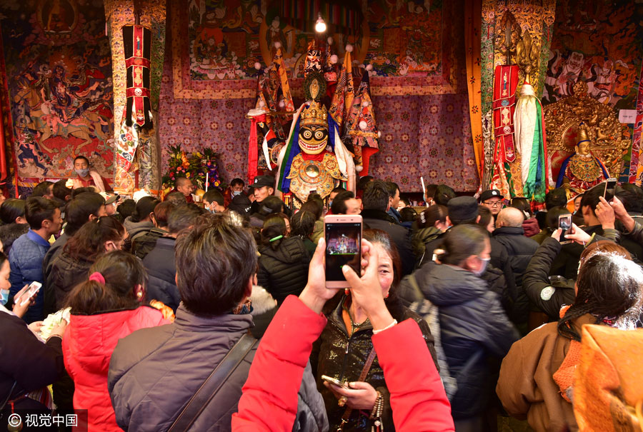 Tibetans celebrate Fairy's Day