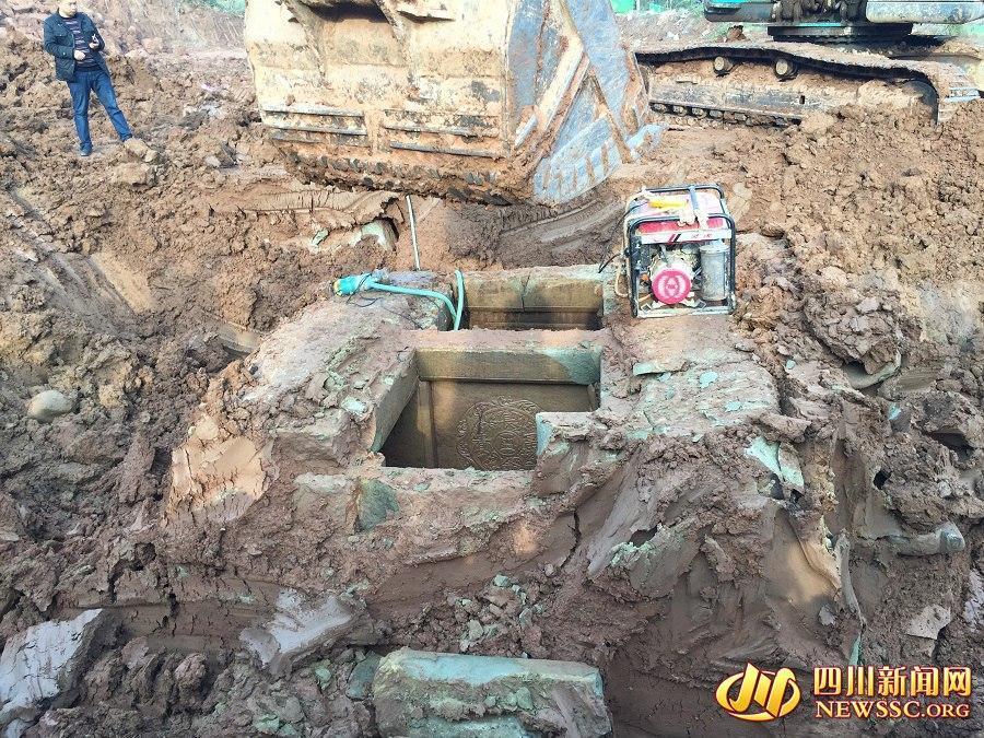 Tombs with elaborate carvings found in SW China