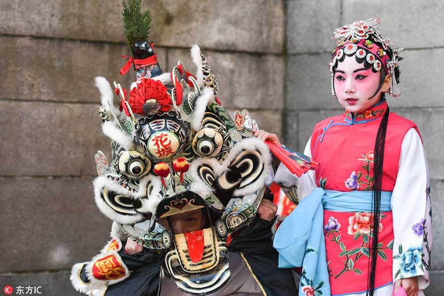 Traditional Chinese costume shines around the globe