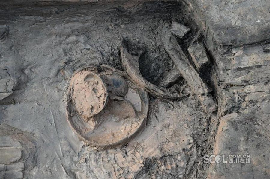 60 ancient tombs discovered in SW China