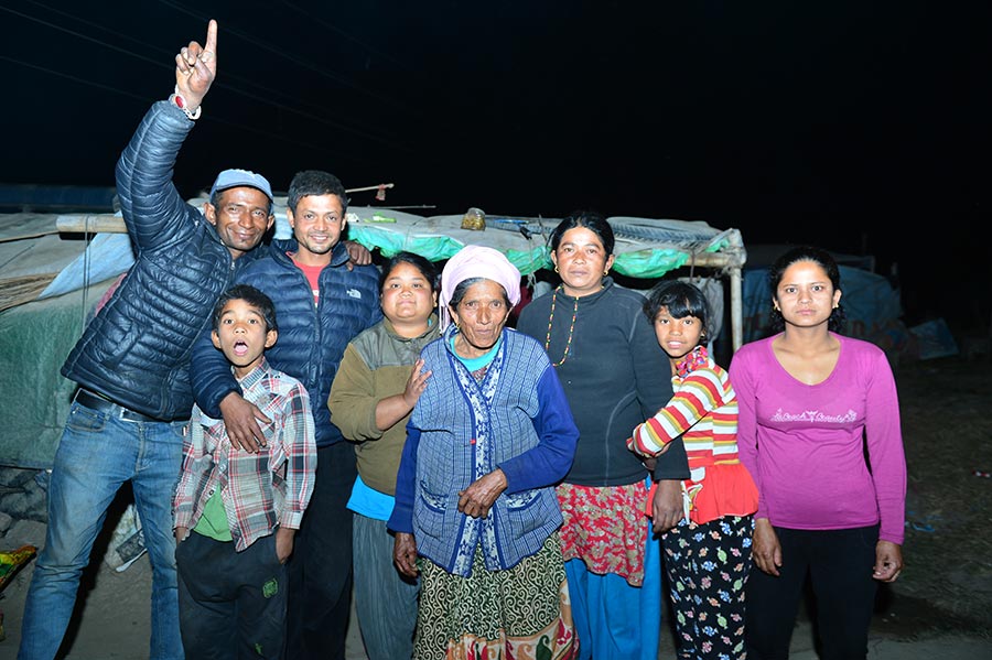 25-year-old student takes photos for quake-hit Nepalese families