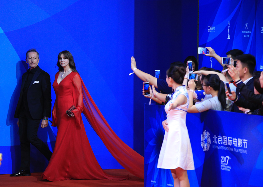 Stars walk the red carpet as Beijing Film Festival ends