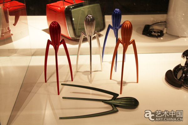 Creativity and elegance: Italian designs on show in Beijing