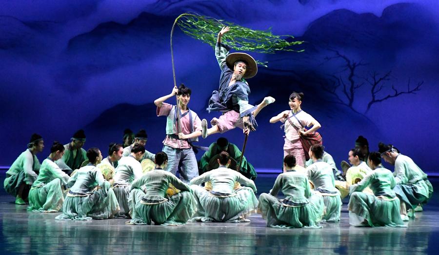 Dance drama 'Crested Ibises' staged in Nanning