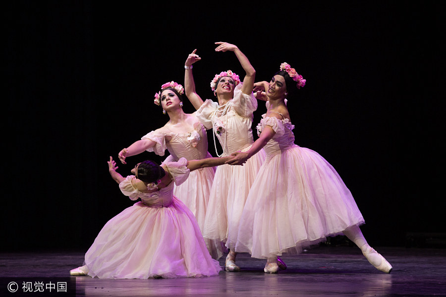 All-male comedy ballet thrills audience in Beijing