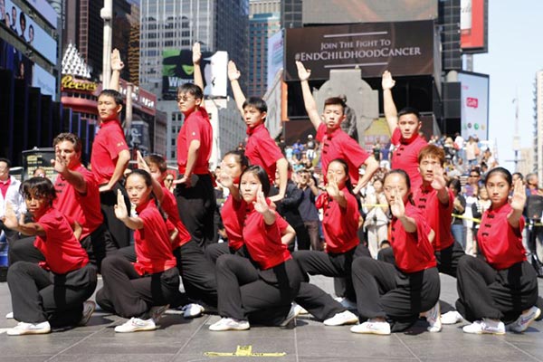 Tai chi lights up Times Square