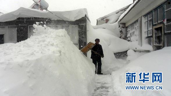 北京延慶遭遇52年來最大降雪 全縣全力抗雪救災