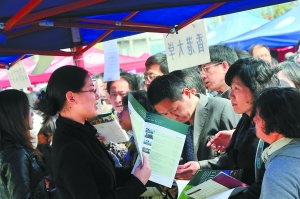 港校與內(nèi)地名校激烈爭生源 北大清華在京不減招