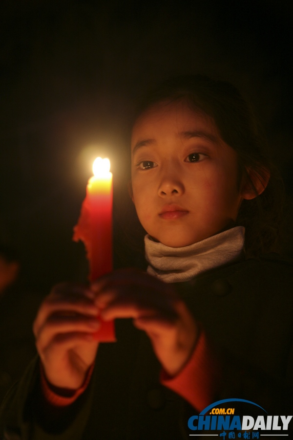 中國日報聚焦蘆山地震之祈福篇