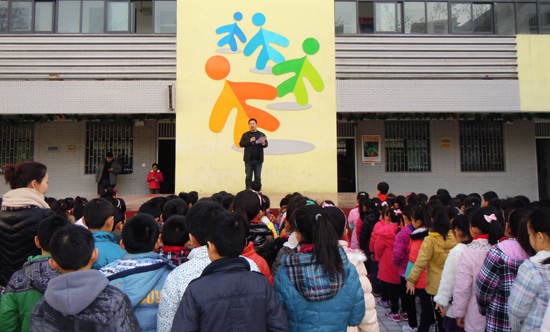 鄭州幸福路小學舉行“家長志愿演講團”活動