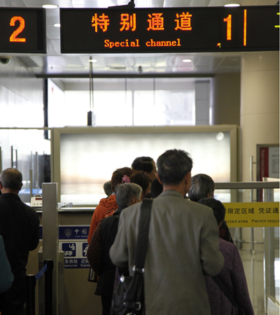 清明將至：臺(tái)胞踏上返鄉(xiāng)祭祖之旅