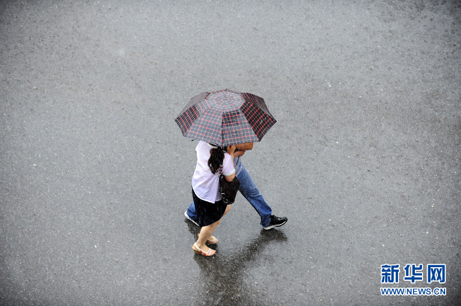 南方近日連遭強(qiáng)降雨 浙江發(fā)布首個暴雨黃色預(yù)警