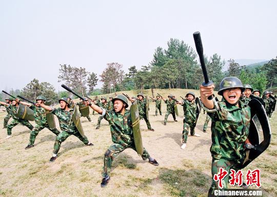 30名少林高手入伍海軍陸戰(zhàn)隊 包括世界冠軍[圖]