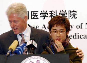 Clinton Foundation to aid China with AIDS