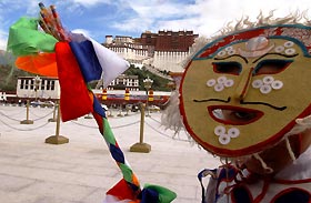 Potala Palace plaza takes on new look